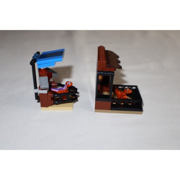 LEGO Baby Dinosaur Minifigure Jurassic World 76945 & 30390 with Stalls Enclosure - Picture 6 of 11